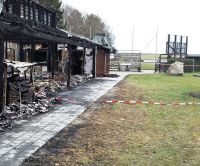 Feuer hinterlässt ein riesiges Brandloch